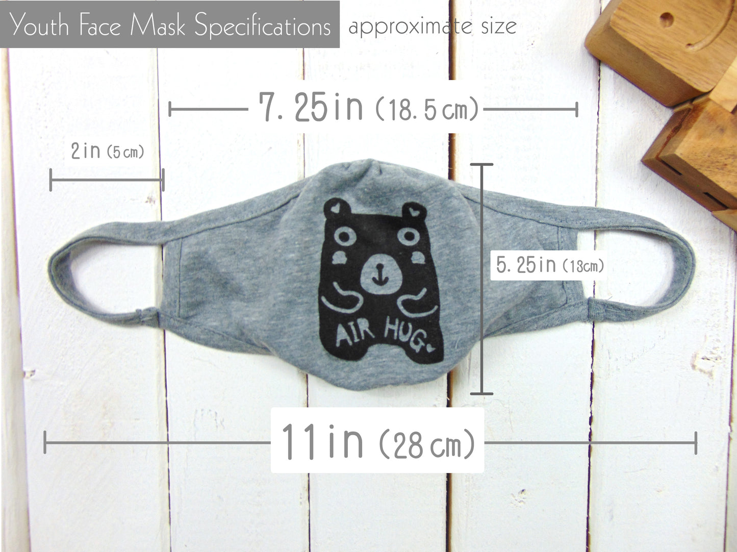 Art Mina Youth Face Mask "Air Hug Bear" size