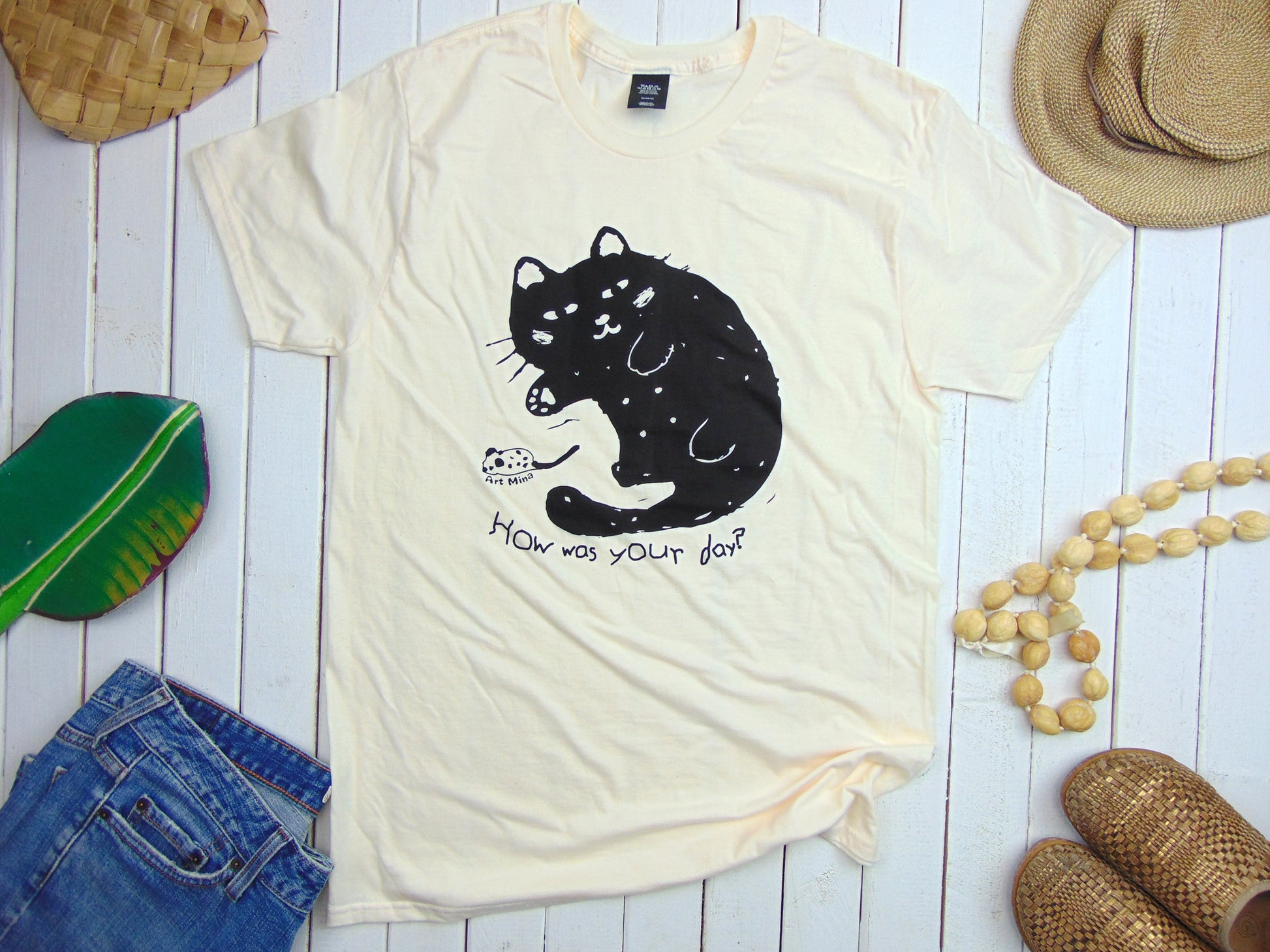 Art Mina's cute cat tee